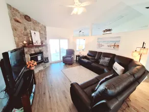 ☆☀︎❀Coastal Retreat! Heated Pool, Boat/RV Parking Double Lot, 3 miles to Beach! - Image 5