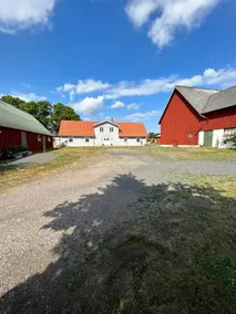 Stay in the countryside near the city - Image 2