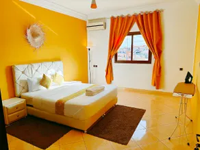 Cinema & Views, 2 Mins from Airport - Image 2