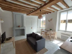 Charming apartment in the city center. - Image 3