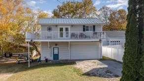 Lakeview Retreat – Walk to Crystal Lake & Downtown - Image 2