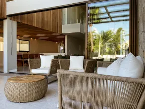 Luxury House with Private Beach and Heated Pool - Image 3