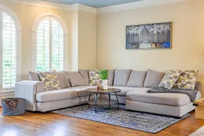 Luxe Houston Townhouse with Indoor Activities - Image 5