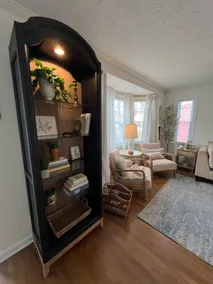 Avon Lake -Just Remodeled! Roomy 2BR Charming Home - Image 4