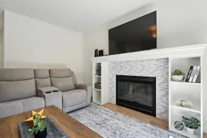 Cozy 5 Bedroom Home In Center Of Tri-Cities! - Image 4