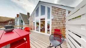 Deluxe oceanfront home sleeps 4 open concept - Image 5