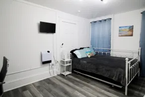 Beach Oasis | Mins to CP & SF | King/WD/Pet OK - Image 5