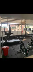 Comfortable 2-Bedroom Apartment with Pool, Gym, and Balcony - Image 4