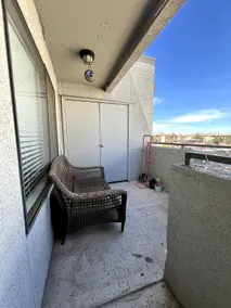 *Glendale Aesthetic Apartment* - Image 2