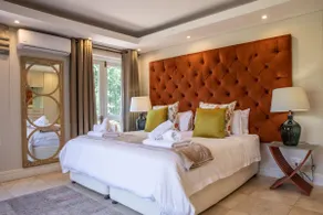 Luxury Two Bedroom Signature Apartment - Image 2