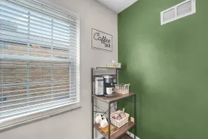 Cozy 1BR Across from Park, Fully Equipped + - Image 3
