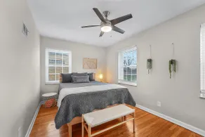 Cozy 1BR Across from Park, Fully Equipped + - Image 2