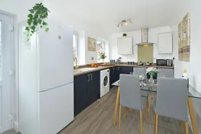 Polaris House - sleeps 6, driveway, garden - Image 4