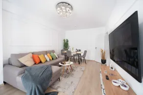 Modern Apartment with Free Private Parking in Timisoara - Image 5