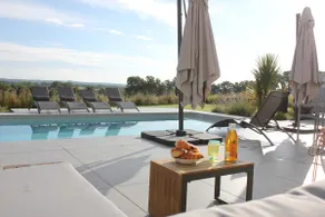 Group villa with pool, spa, games, and relaxation - Image 2