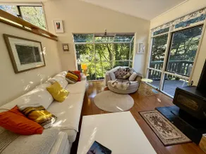 Sassafras Treehouse - Image 2