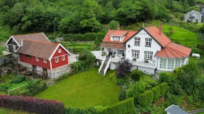 Apartment in cozy villa with access to private garden - Image 2