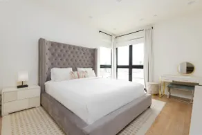 Luxury City 3BR 3BA + Mountain View With Balcony - Image 2