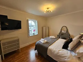 Lakeview Court, Sea+Lake view, free parking - Image 3
