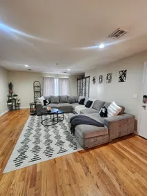 Spacious Retreat/15 Min NYC/Parking & Laundry/8 - Image 5