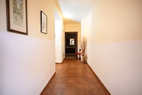 Vacation home in villa with guarded parking - Image 4