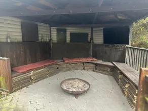 The hot tub by the waterfall - facilities included - Image 3