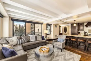 Alpine Getaway – 2BR/2BA Near Hiking & Biking - Image 3