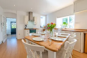 Pembrokeshire Near The Beach With A Heated Pool - Image 4