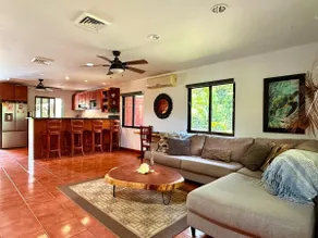 Spacious Villa with Large Private Pool - Image 3