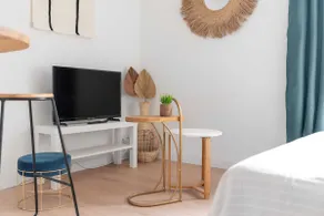 Le Tropical : T2 rénové Ambiance Cosy et Colorée - Image 4