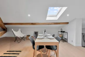 The Blackwood: Atypical fully renovated 2 bedroom - Image 2