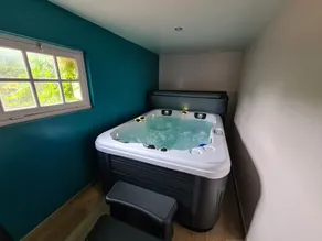 4* Estate – Pool/Spa/Pool Table/Foosball – 18 people - Image 3