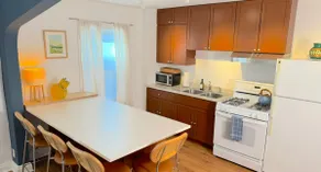 Cozy 2BR Bungalow w/Retro VHS Library & Bunk Beds - Image 2