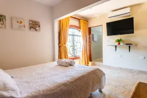 Apartment with terrace, air conditioning, parking, fast WiFi - Image 3