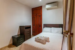 Apartment with terrace, air conditioning, parking, fast WiFi - Image 4