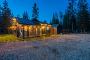 Near Crater Lake | Hot tub • Sauna • Ample Parking - Image 4