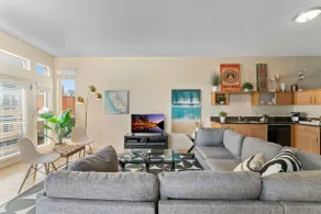 City Lights Loft w/Free Parking, Balcony, King Bed - Image 3