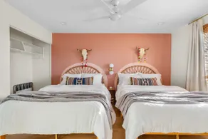 Heated Deep Diving Pool, Firepit, BeautyBar, Yard Games, 3 King + 2 Queen beds - Image 3