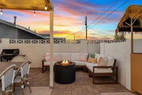 Heated Deep Diving Pool, Firepit, BeautyBar, Yard Games, 3 King + 2 Queen beds - Image 5