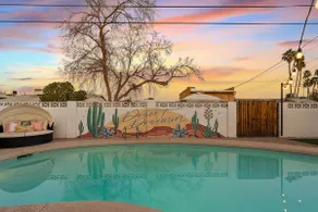Heated Deep Diving Pool, Firepit, BeautyBar, Yard Games, 3 King + 2 Queen beds - Image 2