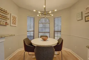 Charming getaway close to downtown Fort Worth - Image 3