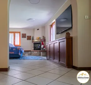 House with garden and garage near the slopes - Image 3
