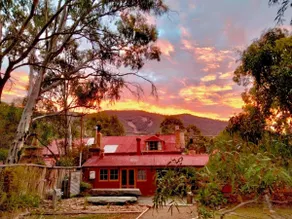 The Cottage @Bluey Blundstones - Image 5