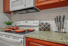 Near Convention Center | King Beds | Free Parking - Image 3