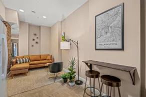 Near Convention Center | King Beds | Free Parking - Image 5