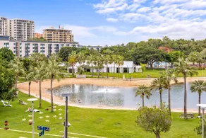 'Lady of the Lagoon' Spacious Waterfront Luxury - Image 5