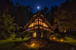 Lakeview Cabin > Unique Mid-Century Tucked in Bluff - Image 2