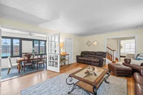 Pool*Sleeps-19*3 baths*by TTU*Clean*fam friendly - Image 2