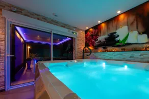 Private Hot Tub & Sauna Accommodation Côté Bulle Carvin - Image 2