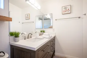Charming home in Henderson with RV parking - Image 4